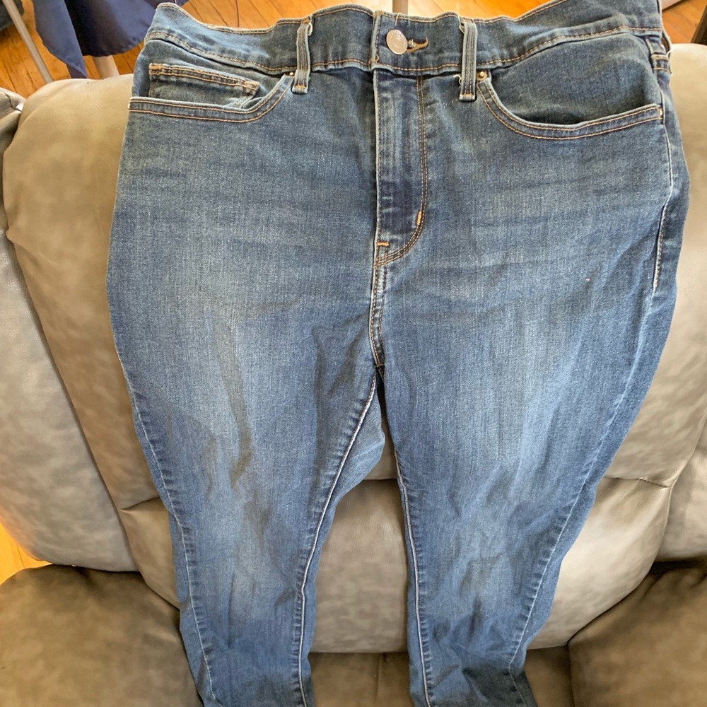 Levi's Slimming Skinny Size 31